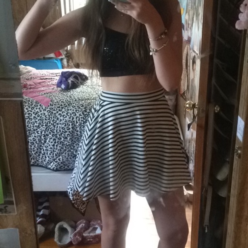 Sequin Crop Top - Picture 4 of 4